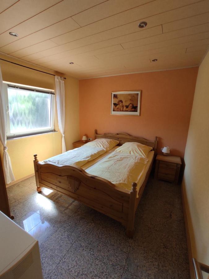 Appartamento Moselferienweingut Schaefer Wintrich Esterno foto